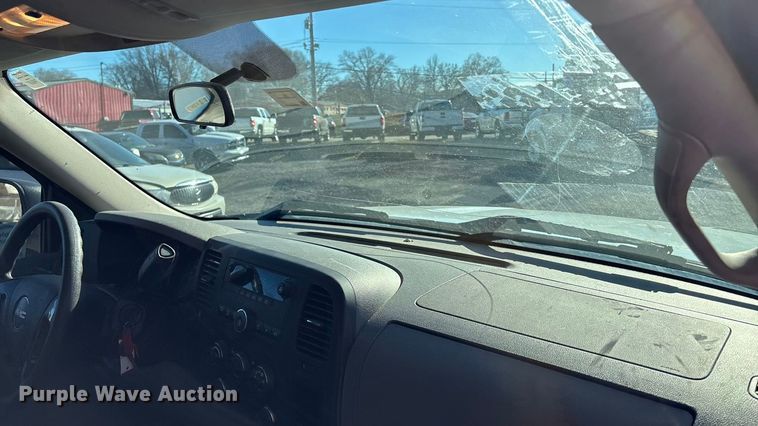 image for item FG1750 2013 GMC Sierra pickup truck