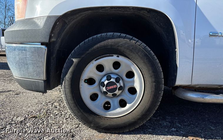 image for item FG1750 2013 GMC Sierra pickup truck