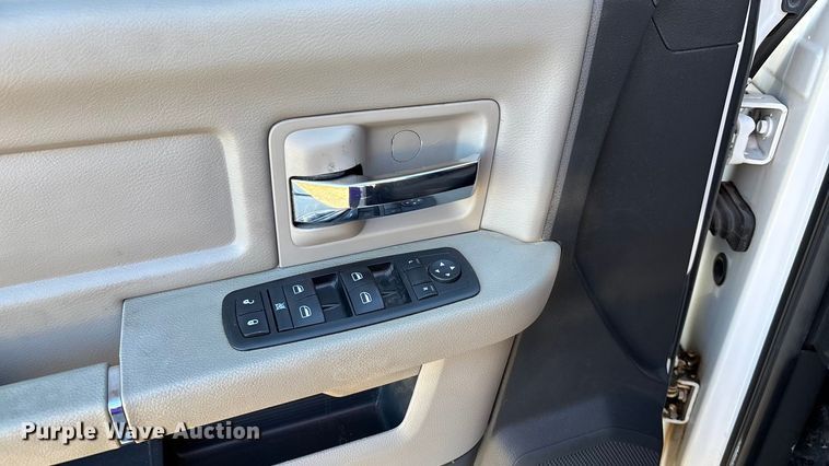 image for item FG1752 2011 Dodge Ram 1500 Crew Cab pickup truck