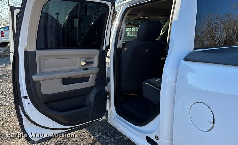 image for item FG1752 2011 Dodge Ram 1500 Crew Cab pickup truck