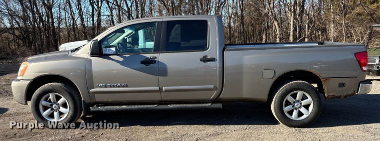 image for item FG1755 2008 Nissan Titan Crew Cab pickup truck