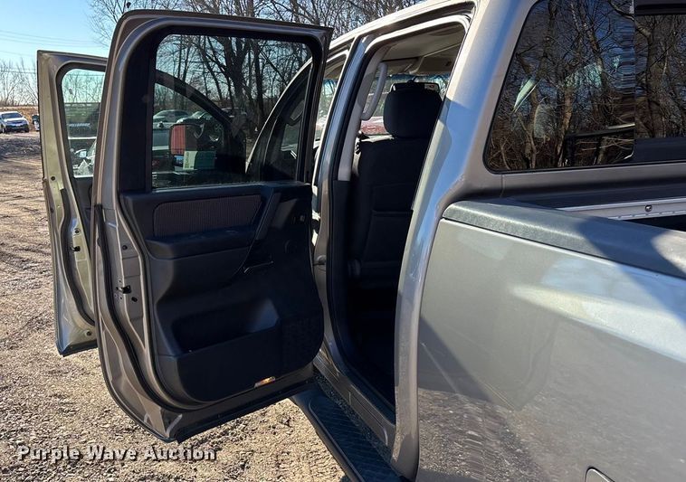 image for item FG1755 2008 Nissan Titan Crew Cab pickup truck