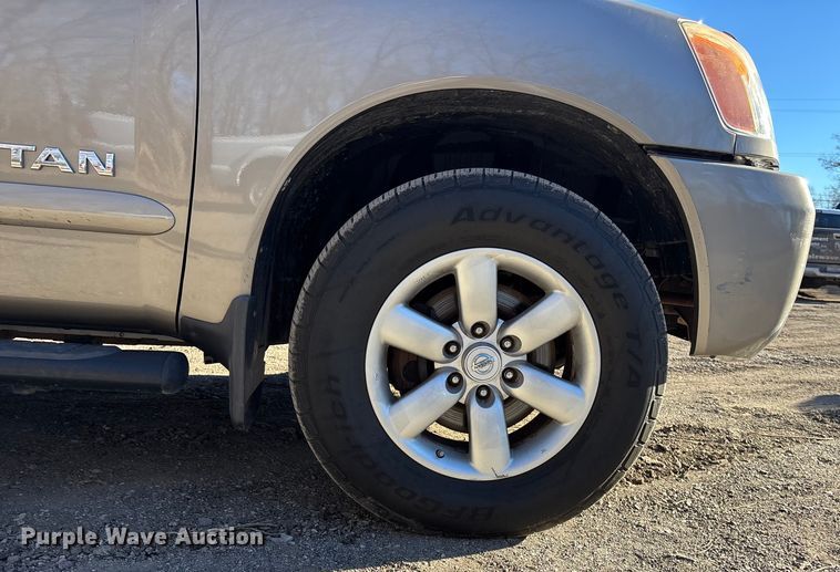 image for item FG1755 2008 Nissan Titan Crew Cab pickup truck