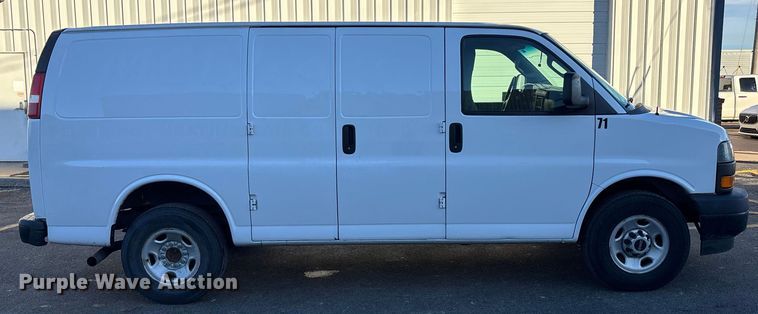 image for item FG1761 2018 GMC Savana 2500 van