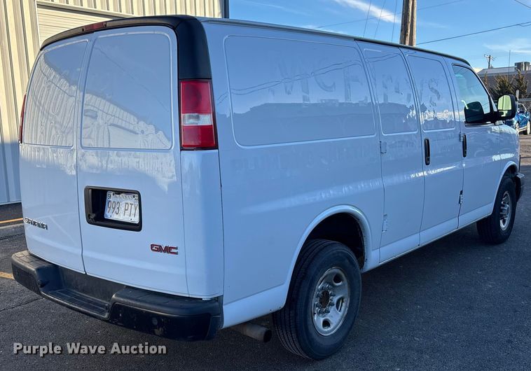 image for item FG1761 2018 GMC Savana 2500 van