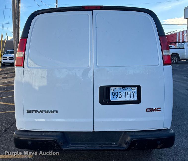 image for item FG1761 2018 GMC Savana 2500 van