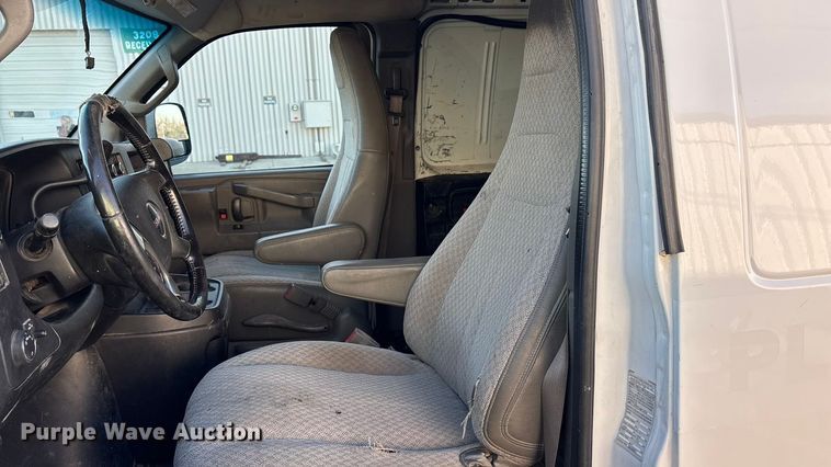 image for item FG1761 2018 GMC Savana 2500 van