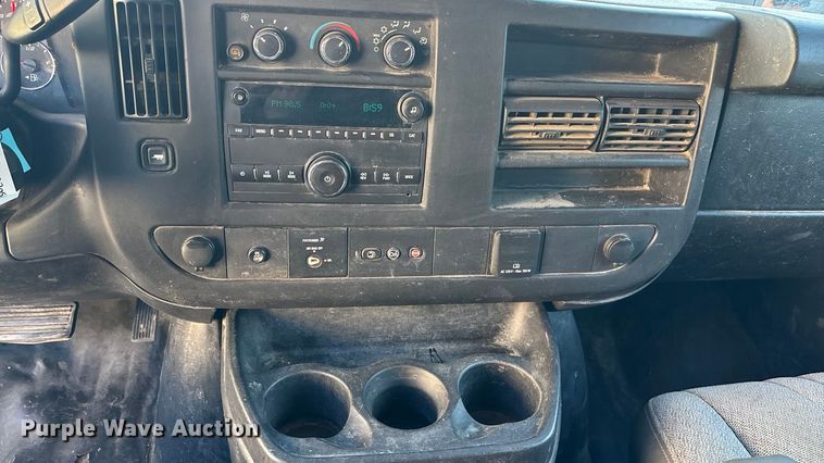 image for item FG1761 2018 GMC Savana 2500 van