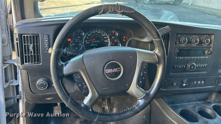 image for item FG1761 2018 GMC Savana 2500 van