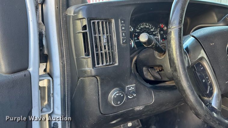 image for item FG1761 2018 GMC Savana 2500 van