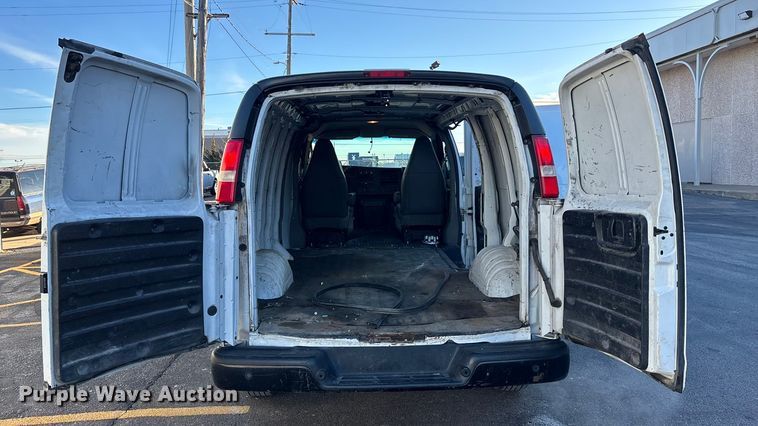 image for item FG1761 2018 GMC Savana 2500 van