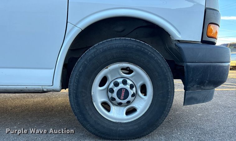 image for item FG1761 2018 GMC Savana 2500 van