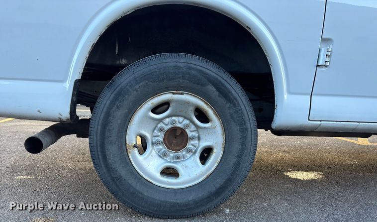 image for item FG1761 2018 GMC Savana 2500 van