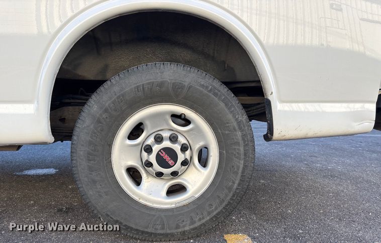 image for item FG1761 2018 GMC Savana 2500 van