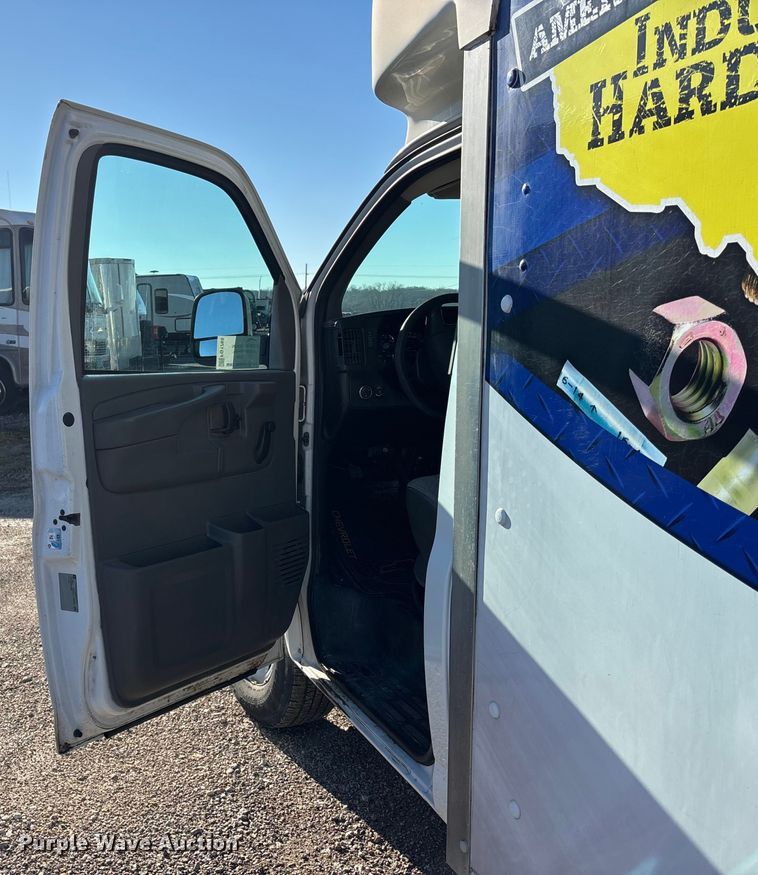 image for item FG1765 2013 Chevrolet Express 3500 box truck