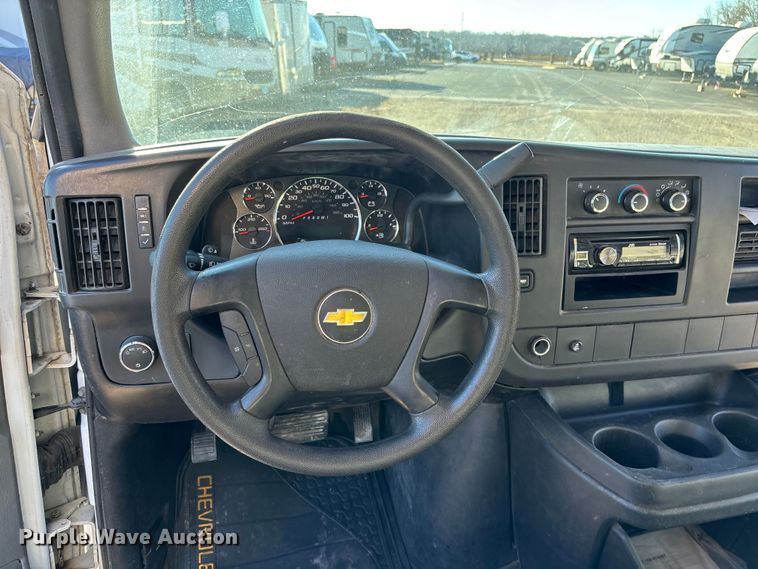 image for item FG1765 2013 Chevrolet Express 3500 box truck