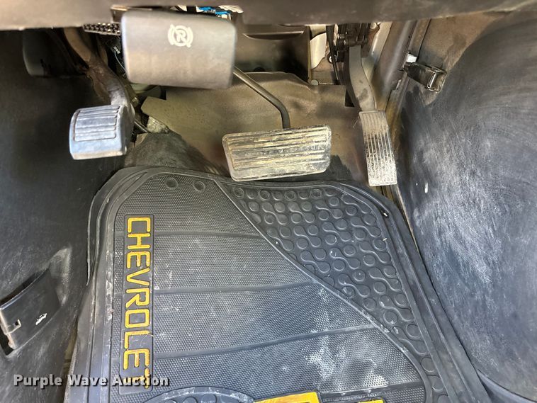 image for item FG1765 2013 Chevrolet Express 3500 box truck