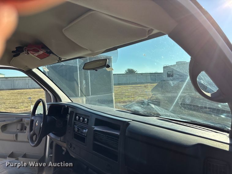 image for item FG1765 2013 Chevrolet Express 3500 box truck