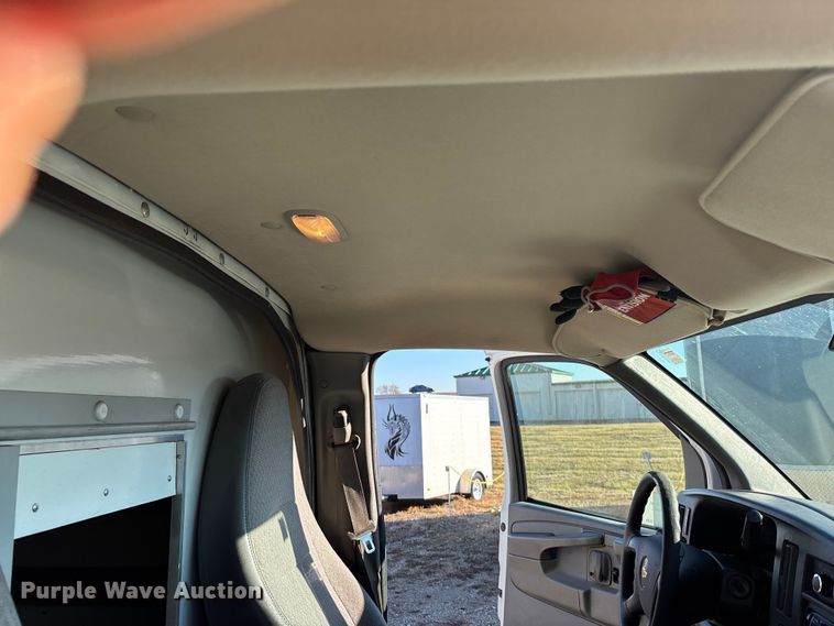 image for item FG1765 2013 Chevrolet Express 3500 box truck