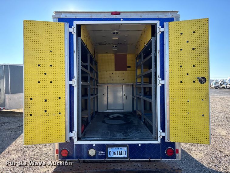 image for item FG1765 2013 Chevrolet Express 3500 box truck