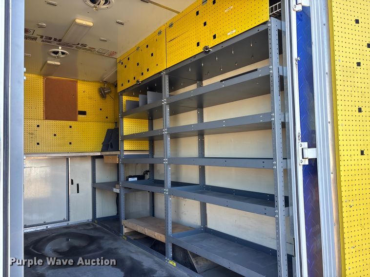 image for item FG1765 2013 Chevrolet Express 3500 box truck