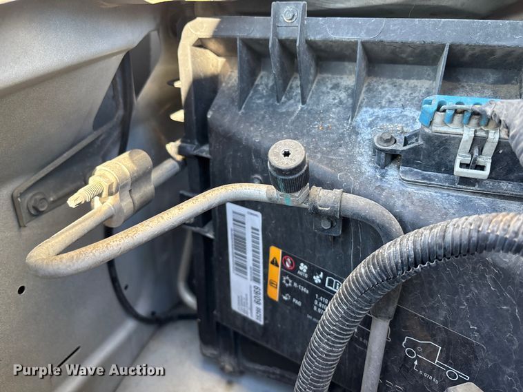 image for item FG1765 2013 Chevrolet Express 3500 box truck