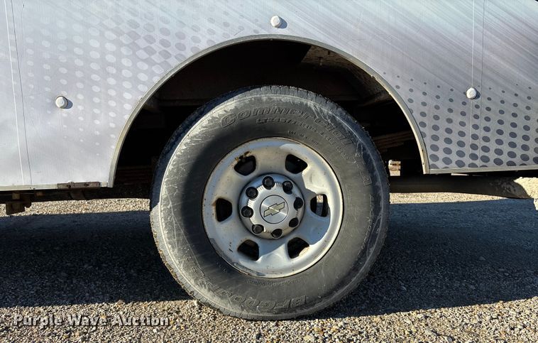 image for item FG1765 2013 Chevrolet Express 3500 box truck