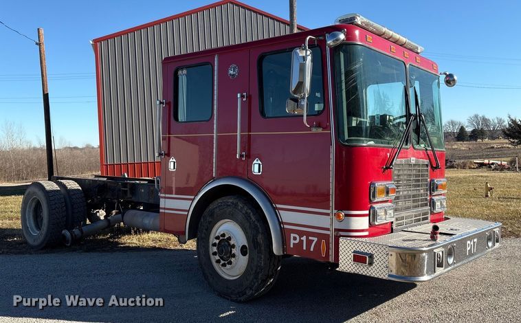 image for item FG2516 2006 HME  4465 900 fire truck cab and chassis