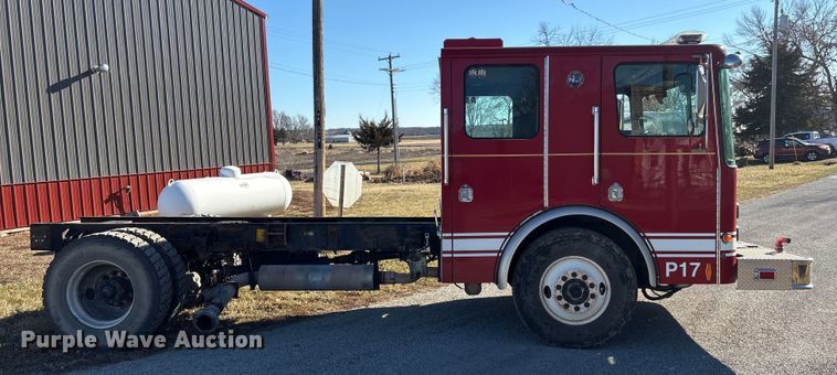 image for item FG2516 2006 HME  4465 900 fire truck cab and chassis