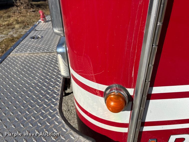 image for item FG2516 2006 HME  4465 900 fire truck cab and chassis