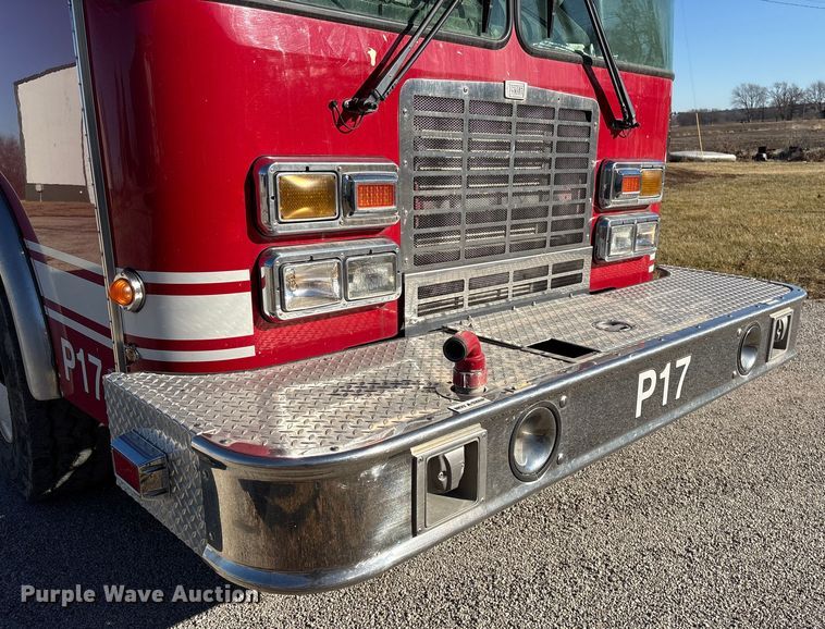 image for item FG2516 2006 HME  4465 900 fire truck cab and chassis