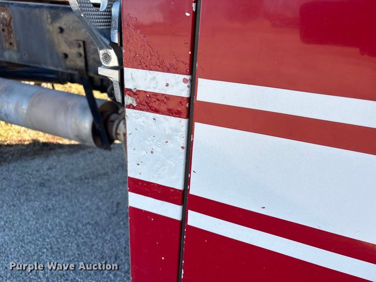 image for item FG2516 2006 HME  4465 900 fire truck cab and chassis