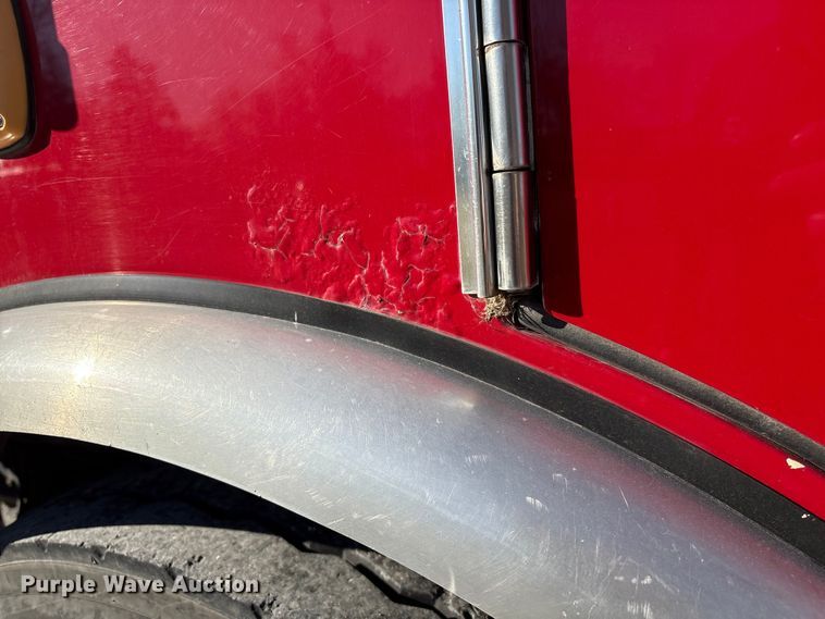 image for item FG2516 2006 HME  4465 900 fire truck cab and chassis