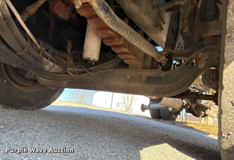 image for item FG2516 2006 HME  4465 900 fire truck cab and chassis