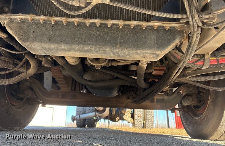 image for item FG2516 2006 HME  4465 900 fire truck cab and chassis