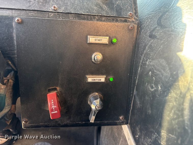 image for item FG2516 2006 HME  4465 900 fire truck cab and chassis