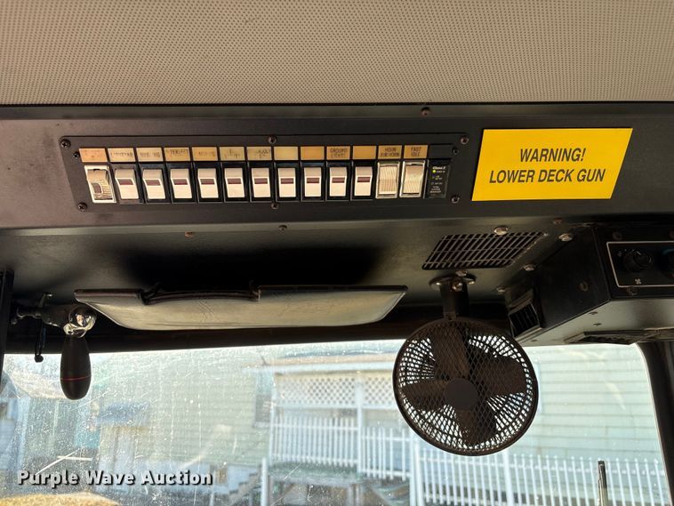 image for item FG2516 2006 HME  4465 900 fire truck cab and chassis