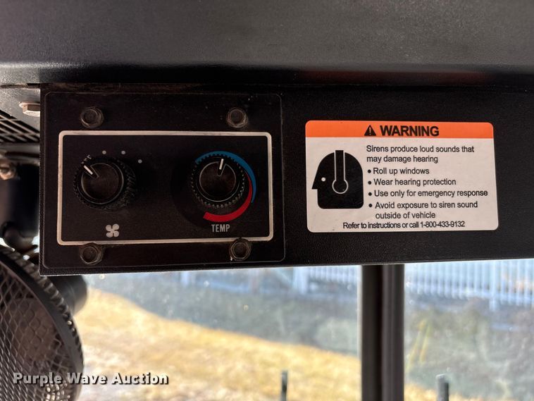 image for item FG2516 2006 HME  4465 900 fire truck cab and chassis