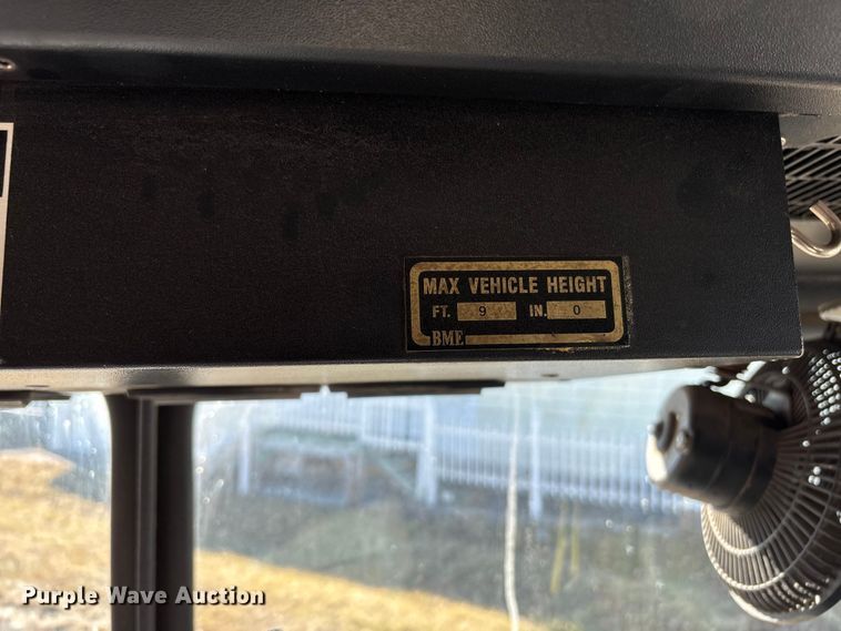 image for item FG2516 2006 HME  4465 900 fire truck cab and chassis