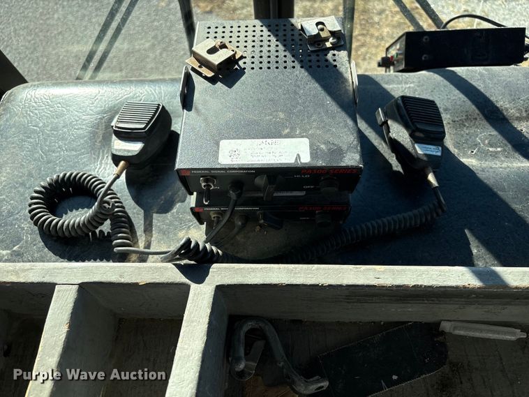 image for item FG2516 2006 HME  4465 900 fire truck cab and chassis