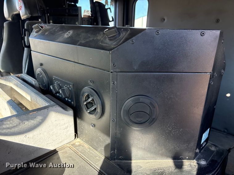 image for item FG2516 2006 HME  4465 900 fire truck cab and chassis