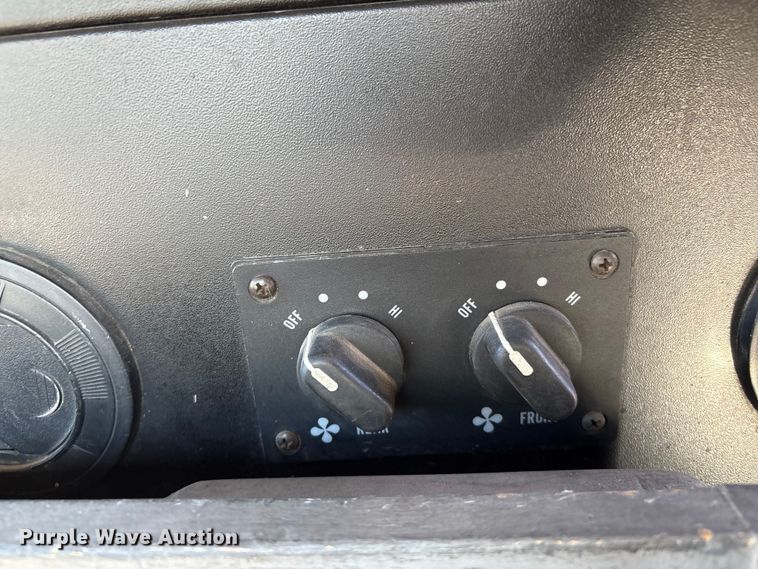 image for item FG2516 2006 HME  4465 900 fire truck cab and chassis