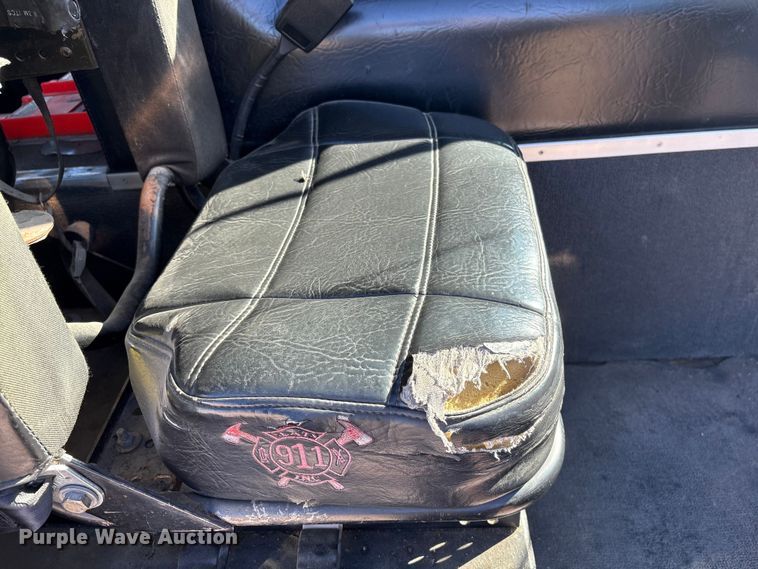 image for item FG2516 2006 HME  4465 900 fire truck cab and chassis