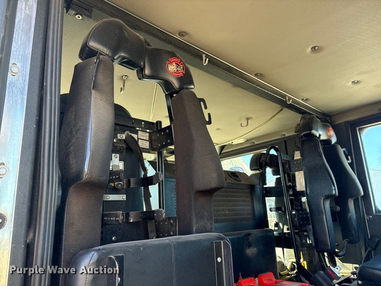 image for item FG2516 2006 HME  4465 900 fire truck cab and chassis