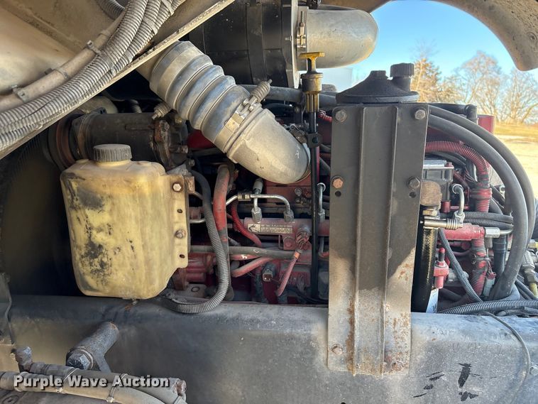 image for item FG2516 2006 HME  4465 900 fire truck cab and chassis