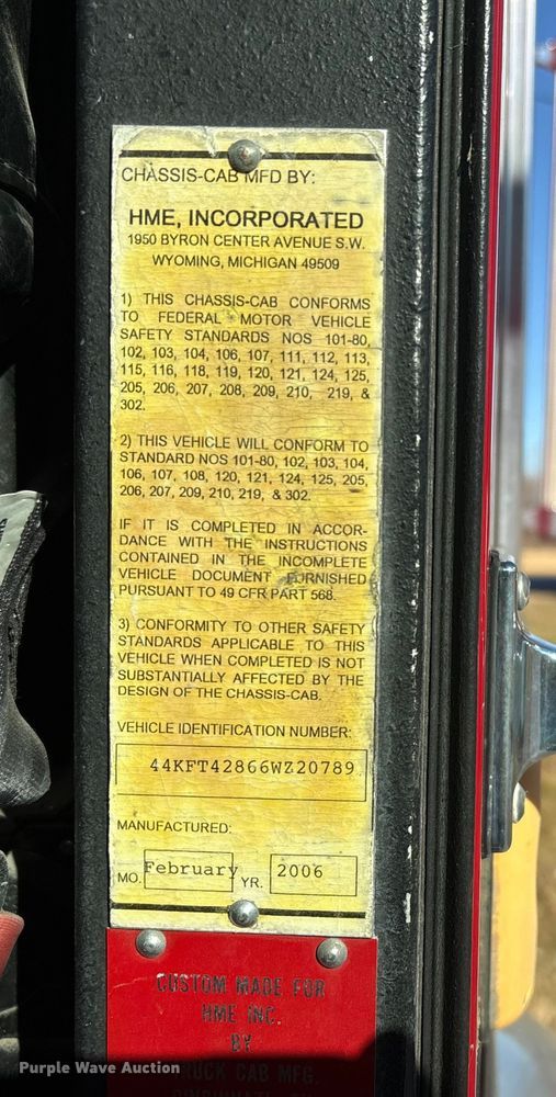 image for item FG2516 2006 HME  4465 900 fire truck cab and chassis