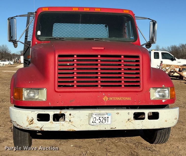 image for item FG2521 1991 International 4700 flatbed truck