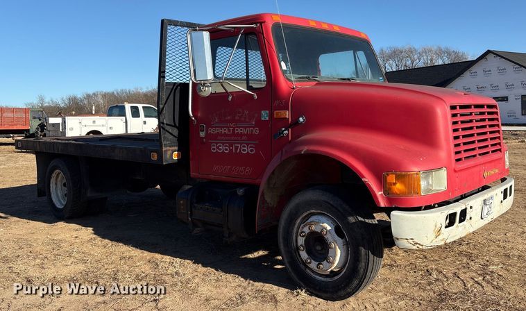 image for item FG2521 1991 International 4700 flatbed truck