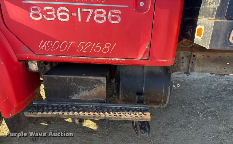 image for item FG2521 1991 International 4700 flatbed truck