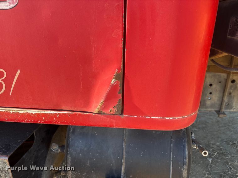 image for item FG2521 1991 International 4700 flatbed truck